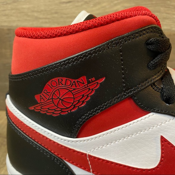 Jordan 1 Mid ‘Black Gym Red’ - Picture 7 of 9